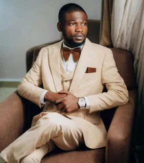 Portret van Emeka Obi, tevreden klant